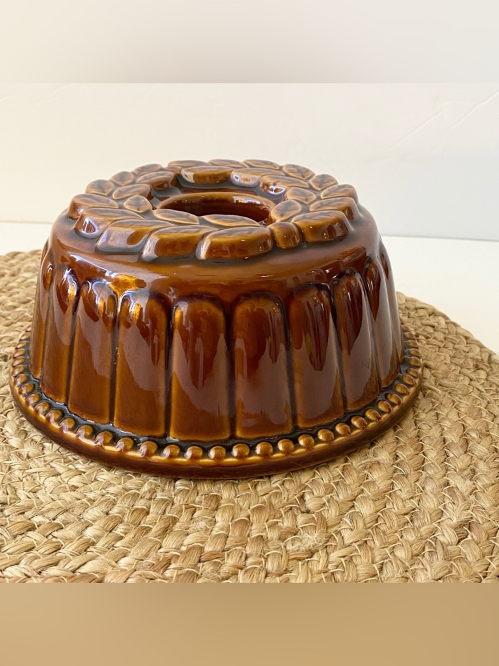 VINTAGE Glazed Debossed Leaf Pottery Bundt Cake Pan/Jello Mold 6” - Picture 10 of 14
